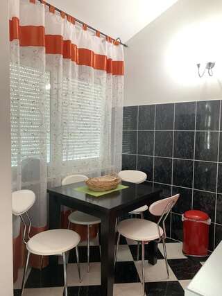 Апартаменты Kuća u Krašićima / Home in Krasici Тиват Апартаменты с 1 спальней-9